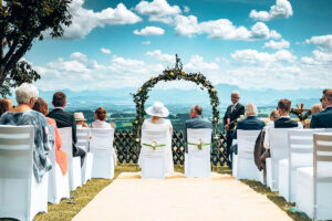 Hochzeitsfoto von Alexandra & Karl in Wolfsegg am Hausruck – Hochzeitsfotografie Oberösterreich, Julia Schwarzlmüller