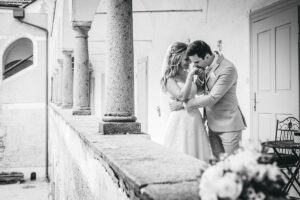Romantisches Hochzeitsfoto von Hannah & Josef – Hochzeitsfotograf Oberösterreich, Julia Schwarzlmüller
