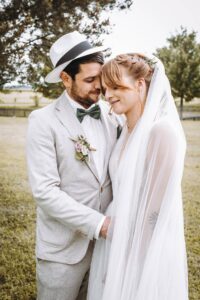 Romantisches Hochzeitsfoto von Jana & Jürgen – Hochzeitsfotograf Oberösterreich, Julia Schwarzlmüller