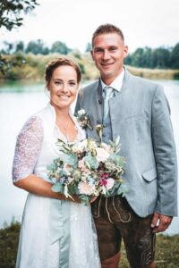 Romantisches Hochzeitsfoto von Sarah & Florian – Hochzeitsfotografie Oberösterreich, Julia Schwarzlmüller